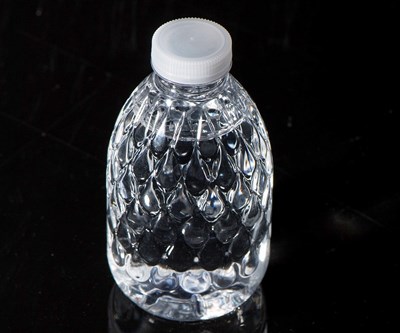 Super-Lightweight PET Bottle For Quick Refreshment