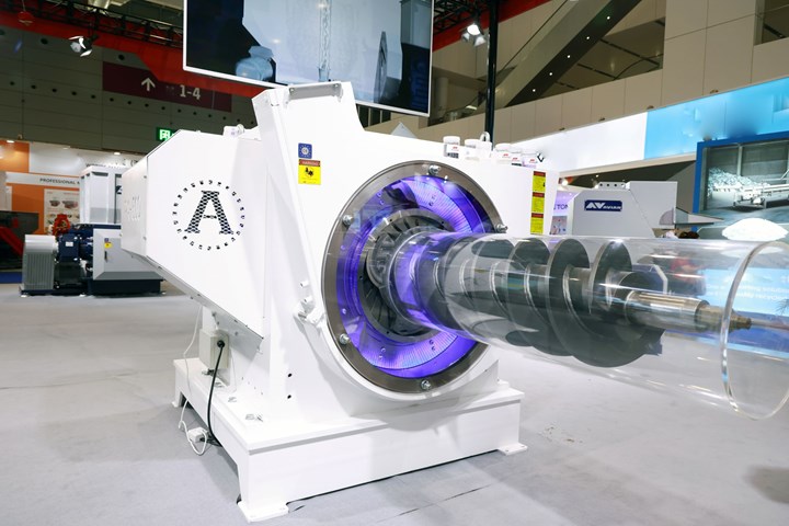 Agglomerator with screw exposed.