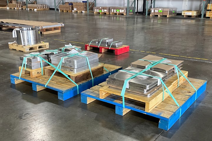 build plates on pallets