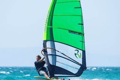 Carbon fiber windsurf fin incorporates Sicomin bio-based epoxy resin