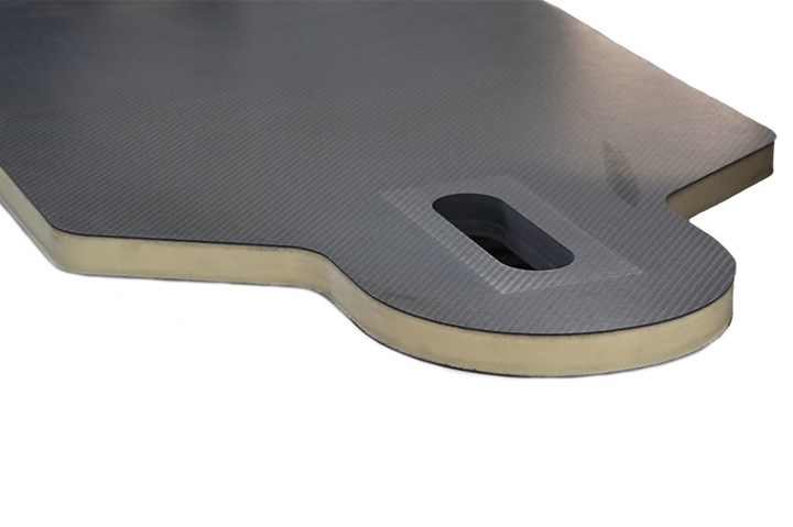 medical positioning table with carbon fiber composite sandwich panel