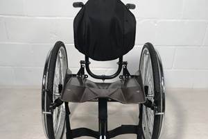 天然纤维复合轮椅座椅设计的目标是可持续的机动性