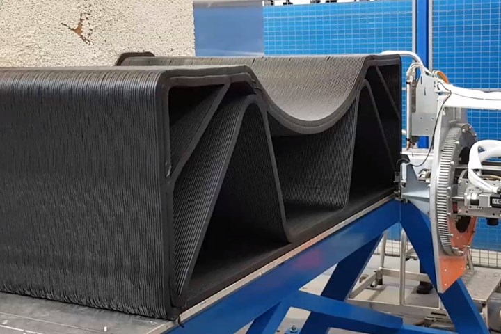 MTorres large-format vertical additive manufacturing system