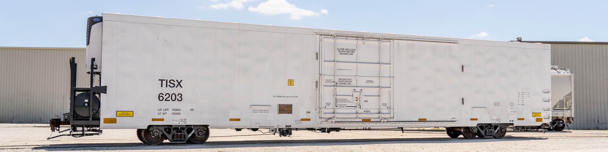 TrinityRail refrigerated railcar with composites load floor