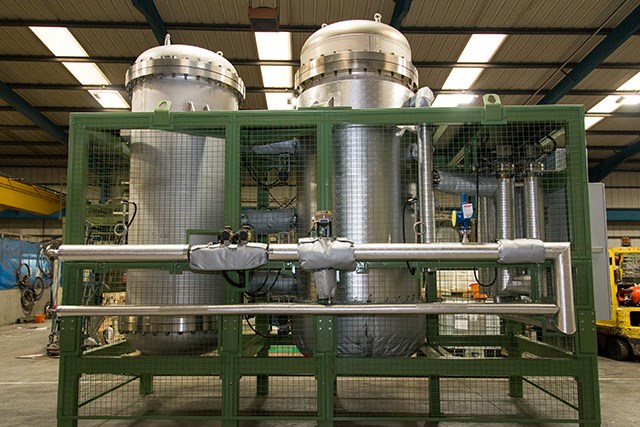 Composite recycling system that uses thermal-cyclic form of pressolysis called DEECOM.
