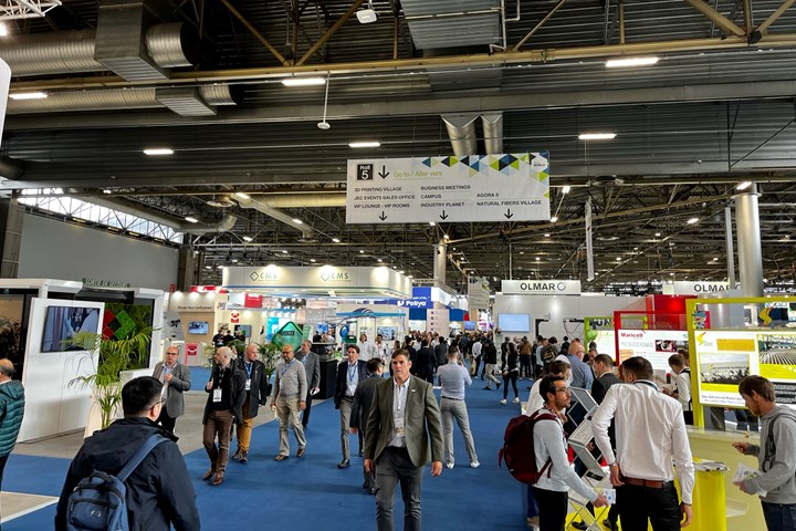 Busy show floor at JEC World 2023.