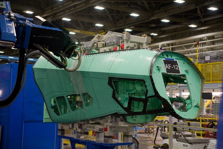 F35 Rivets Skinning the F-35 fighter | CompositesWorld