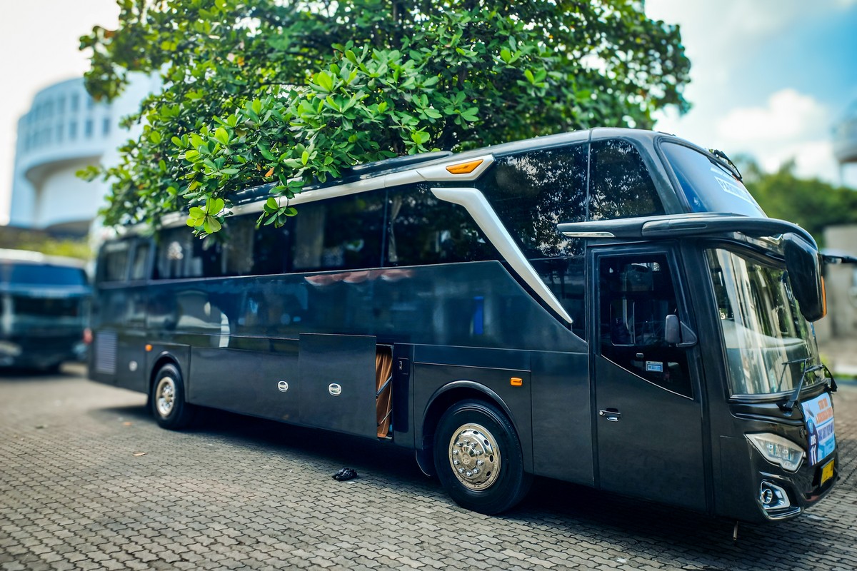 Double Window In Bus Infused sandwich window frame components help double-decker buses meet ...