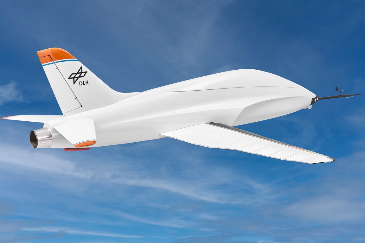 Flexsys Wing Composite morphing wing advances intelligent, gap-free, step-free ...