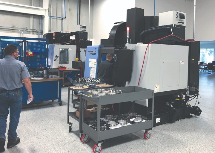 El traslado a unas nuevas instalaciones presentó la oportunidad de cambiarle los fluidos a las máquinas CNC por un nuevo fluido metalmecánico para mejorar la calidad del aire y la limpieza en el taller de Wells Manufacturing, ubicado en Houston. 