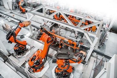 La industria automotriz fue pionera en soluciones de fábricas inteligentes utilizando robots industriales en las líneas de montaje.