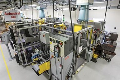 La célula robótica de Hypertherm está conformada por dos máquinas CNC tipo suizo Tsugami, dos robots industriales FANUC LR Mate 200iD y dos robots FANUC M-10iA.
