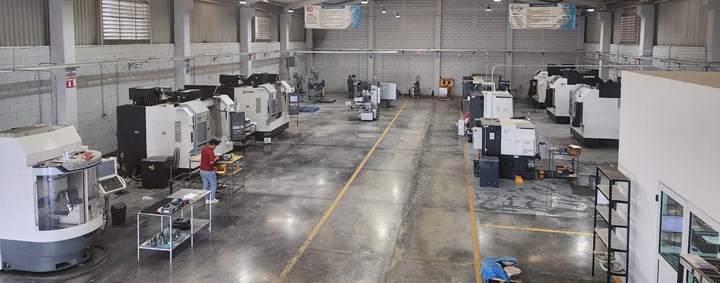 Vista panorámica del taller de GMG Machining, que aprovecha la maquinaria de vanguardia en la fabricación de piezas de alta calidad para la industria de generación de energía.