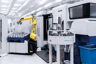 Las últimas inversiones de Link incluyen dos sistemas NTX 1000 con Robo2Go para la manufactura automatizada de copas acetabulares.