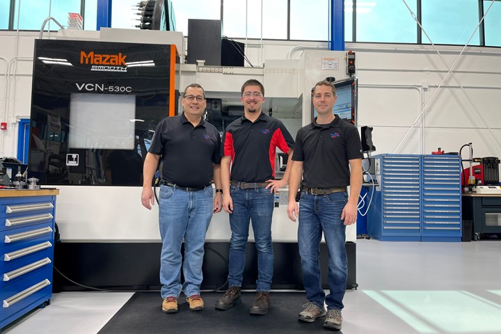 Ryan Brath, director general; Michael Guzmán, ingeniero de manufactura III, y Ryan Krause, ingeniero de manufactura sénior de Fischer USA.