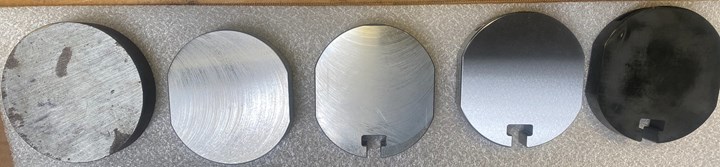 Las compuertas de válvulas de Progressive Metal pasan por cinco etapas de proceso: materia prima; refrentado y perfilado; ranurado en T y biselado; rectificado, y recubrimiento de nitruro.