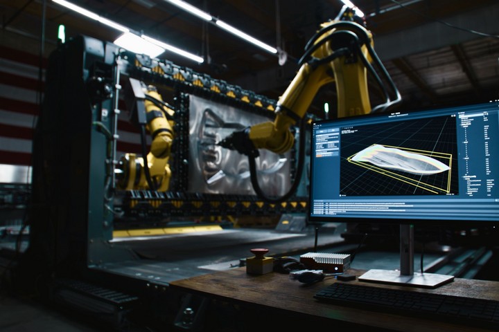 Machine Robot Forming Tooling-Free Forming Enables Flexible Factories | Modern Machine Shop