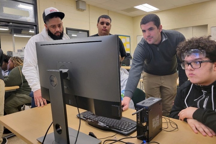 Andrew Crowe and students engage with Mastercam software