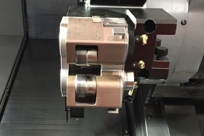 thread rolling attachment in machine tool