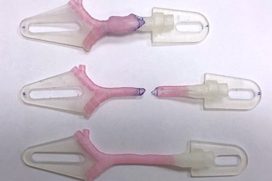 Modelos impresos en 3D que muestran la planificación quirúrgica virtual para un procedimiento de traqueoplastia con portaobjetos. Cortesía de Kaalan Johnson, M.D., Seattle Children's Hospital.