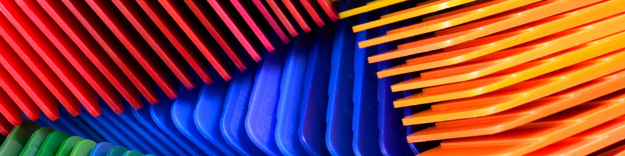 La consistencia del color en los plásticos es uno de los elementos clave que determina el éxito o el fracaso de la producción.