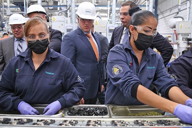 La planta de Siemens, en el municipio de Santa Catarina, producirá 874 mil piezas de plástico diarias.