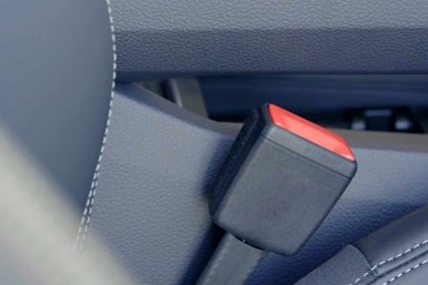 Las hebillas de los cinturones de seguridad del modelo Audi Q8 son fabricadas con residuos plásticos automotrices mixtos.