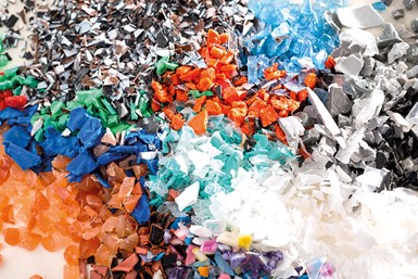 Los fabricantes de materiales plásticos reciclados para su uso en el envasado de alimentos deben evaluar las propiedades físicas de los plásticos reciclados.