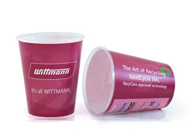 Grupo Wittmann presentó un proceso ICM (moldeo por inyección-compresión) para fabricar un vaso con una inyectora EcoPower Xpress.