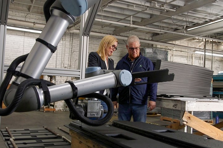Cobots Used in Plastics Thermoforming
