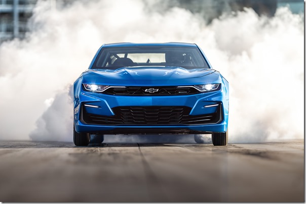 The eCOPO Camaro Concept offers an electrified vision of drag racing, with an electric motor and GM’s first 800-volt battery pack replacing the gas engine, enabling 9-second quarter-mile times.