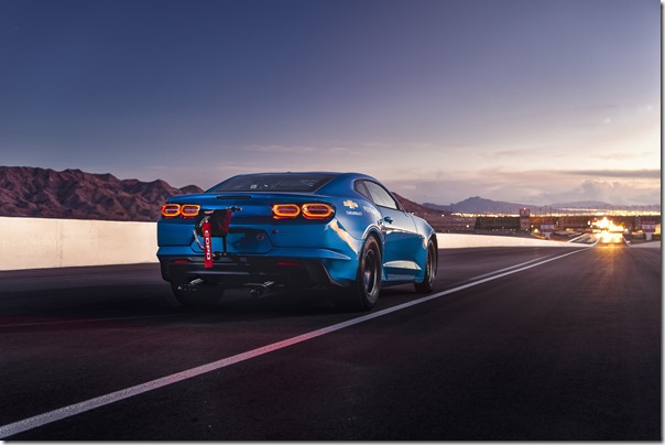 The eCOPO Camaro Concept offers an electrified vision of drag racing, with an electric motor and GM’s first 800-volt battery pack replacing the gas engine, enabling 9-second quarter-mile times.