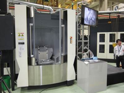 Video: Five-Axis Machine’s Atypical Pallet Changing System