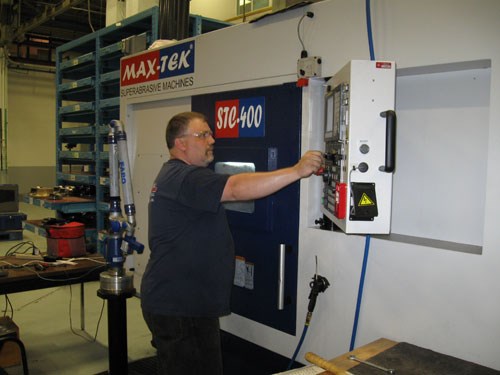 Grinding machine from Max-Tek