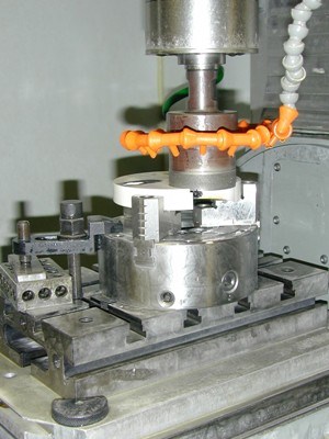 large ultrasonic cutting tool